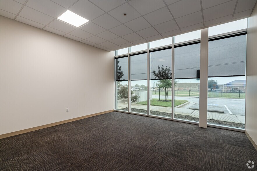 More Photos Of Heatherwilde and SH 45, Pflugerville Unknown For Lease