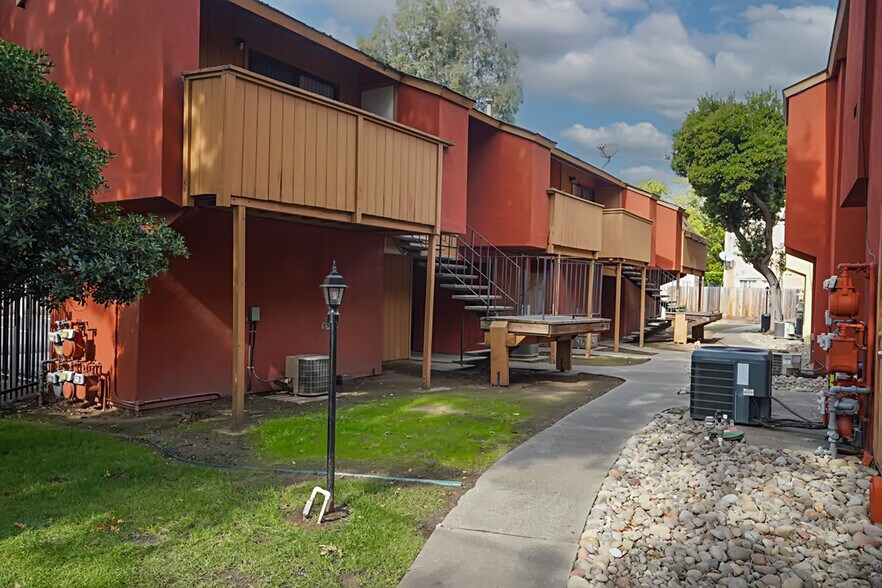 More Photos Of 1905 N El Dorado St, Stockton Apartments For Sale