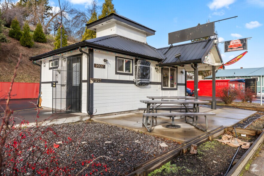 More Photos Of 1414 Oregon Ave, Klamath Falls Office For Sale