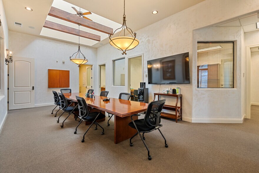More Photos Of 829 San Benito St, Hollister Office For Sale