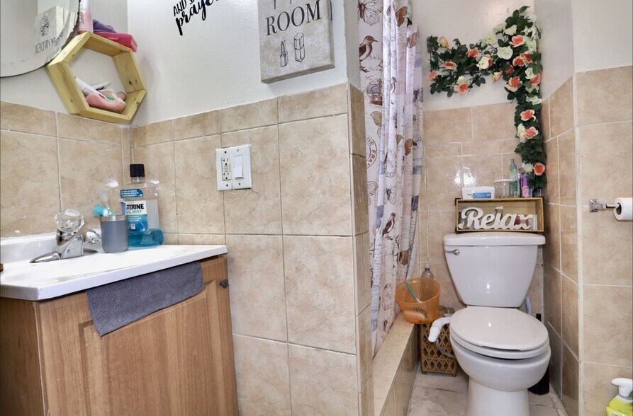 More Photos Of 2606 Central Ave, Union City Apartments For Sale