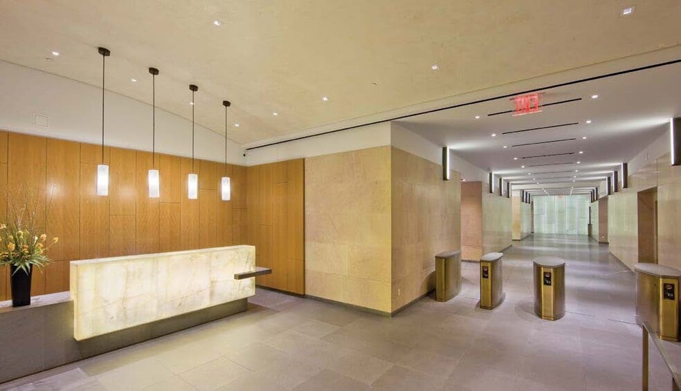 More Photos Of 125 Park Ave, New York Office For Lease
