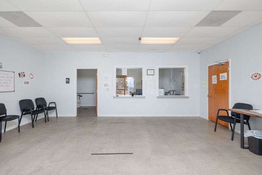 More Photos Of 3251 Harry Wurzbach Rd, San Antonio Medical For Sale