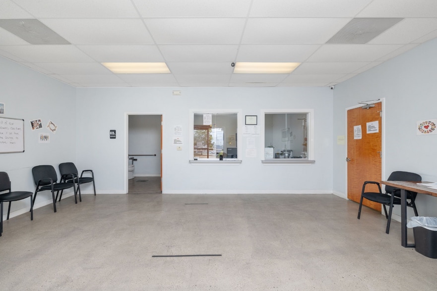 More Photos Of 3251 Harry Wurzbach Rd, San Antonio Medical For Sale