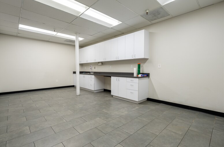 More Photos Of 7901 Vickers St, San Diego Office For Sale