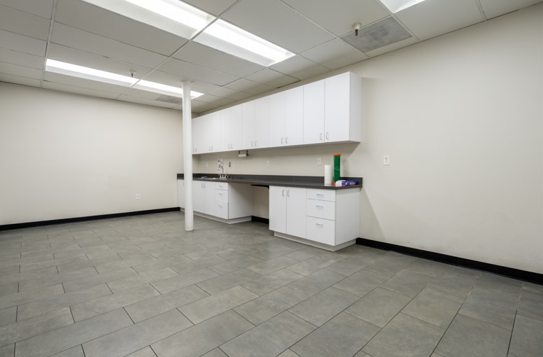 More Photos Of 7901 Vickers St, San Diego Medical For Lease