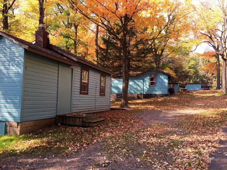 More Photos Of 16895 County DD Hwy, Birchwood Trailer Camper Park For Sale