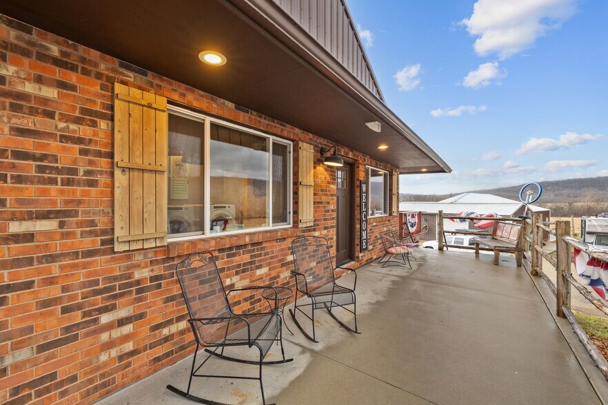 More Photos Of 714 N Saint Mary St, Pilot Knob Freestanding For Sale