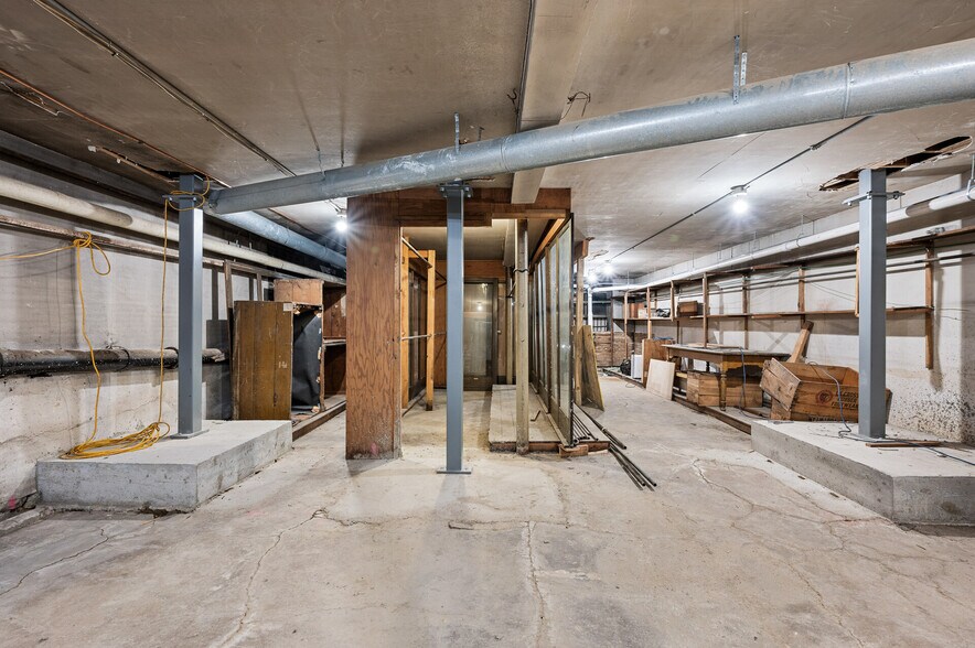 More Photos Of 102 State St N, Waseca Office For Sale