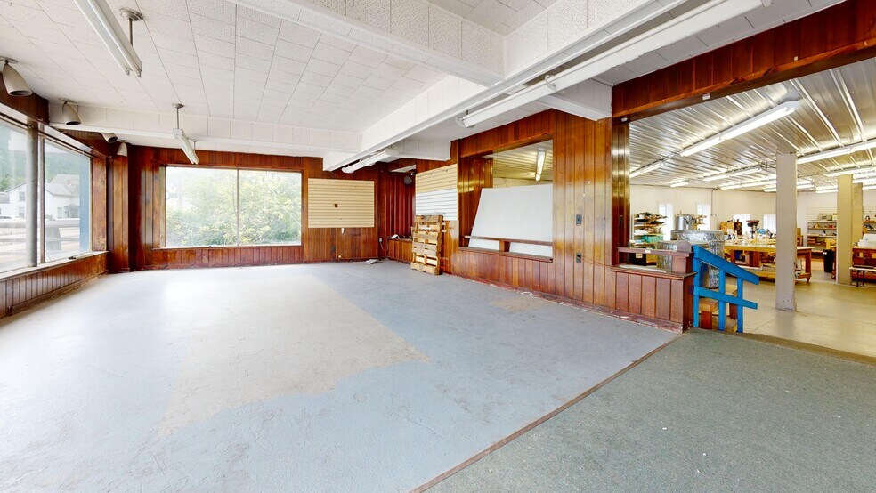 More Photos Of 99 Delaware St, Walton General Retail For Sale