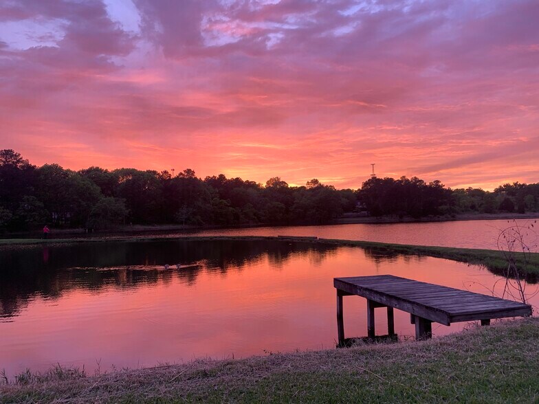 More Photos Of 561 Lakeway Dr, Montgomery Specialty For Sale