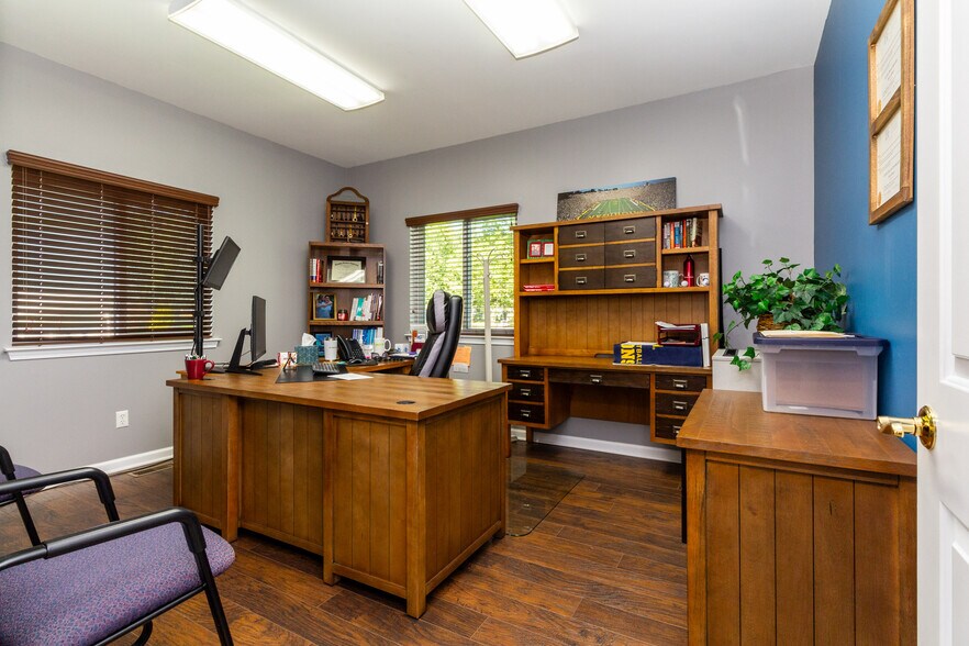 More Photos Of 208 W Highland Rd, Highland Medical For Sale