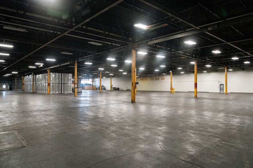 More Photos Of 450 Sherman Av N, Hamilton Industrial For Lease