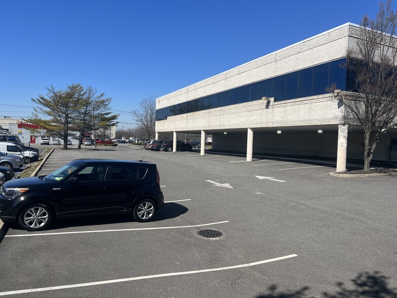 More Photos Of 4400 Veterans Memorial Hwy, Holbrook Office For Sale