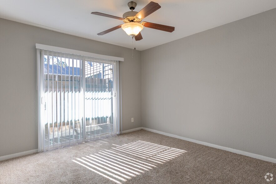 More Photos Of 311 Gladstell St, Conroe Apartments For Sale