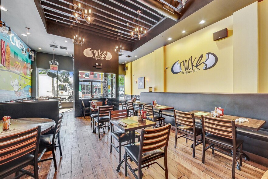 More Photos Of 1359 N Milwaukee Ave, Chicago Restaurant For Sale