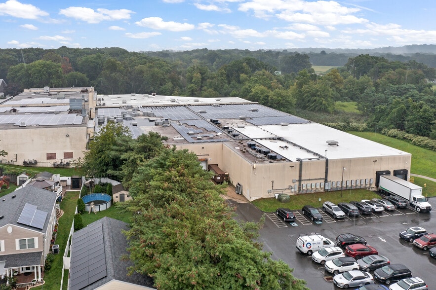 Primary Photo Of 380 Horace St, Bridgeport Manufacturing For Lease