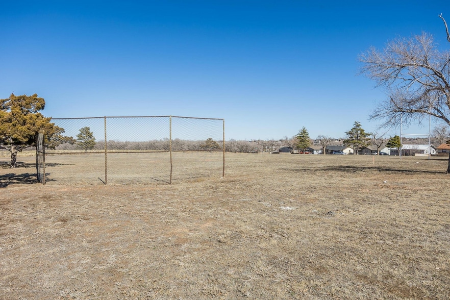 More Photos Of 2800 NW 9th St, Amarillo Schools For Sale