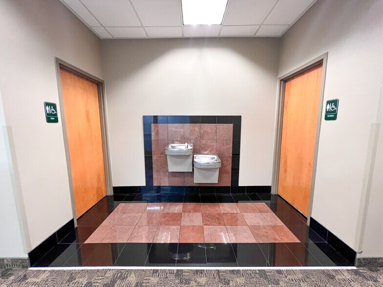 More Photos Of 20 N Main St, St George Office Residential For Lease