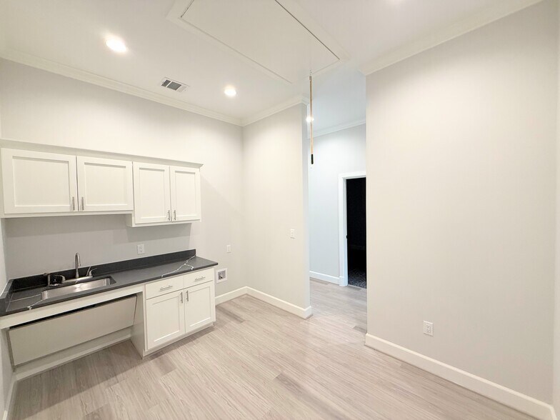 More Photos Of 2120 Prairie Dr, Prosper Medical For Sale