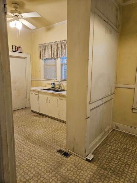 More Photos Of 230 Elliott St, Orangeburg Medical For Lease