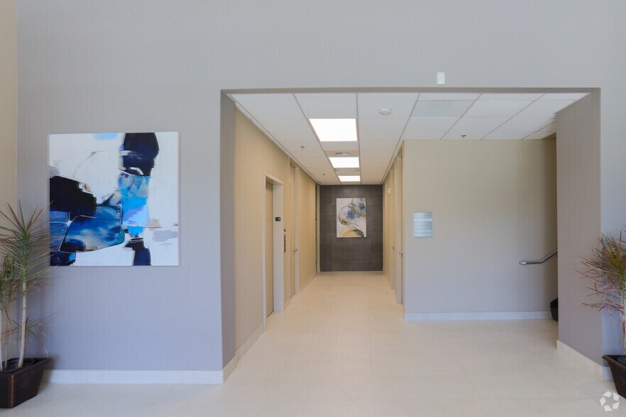 More Photos Of 25391 Commercentre Dr, Lake Forest Coworking Space