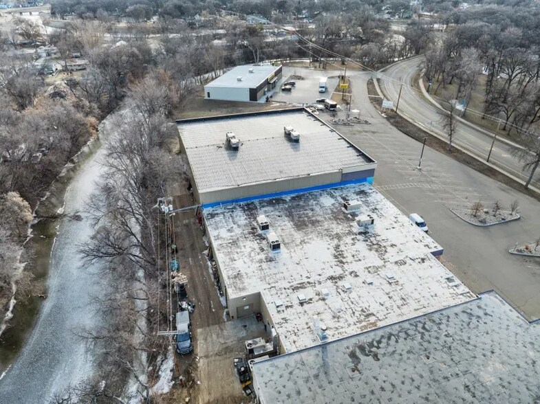 More Photos Of 1250 4th Ave NW, Minot Storefront For Sale