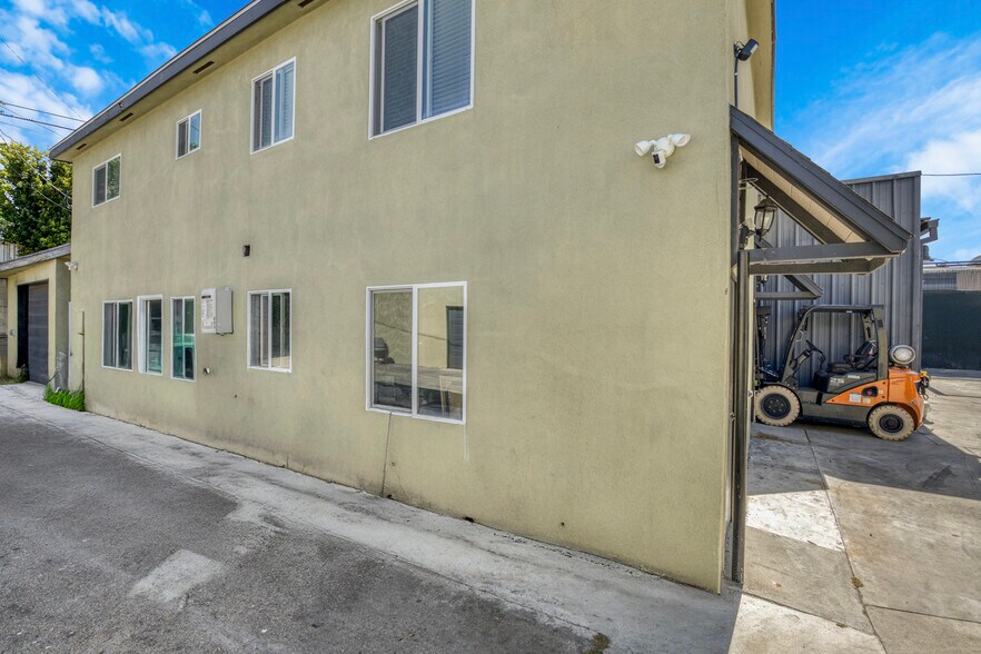 More Photos Of 7151-7157 Foothill Blvd, Tujunga Auto Repair For Sale