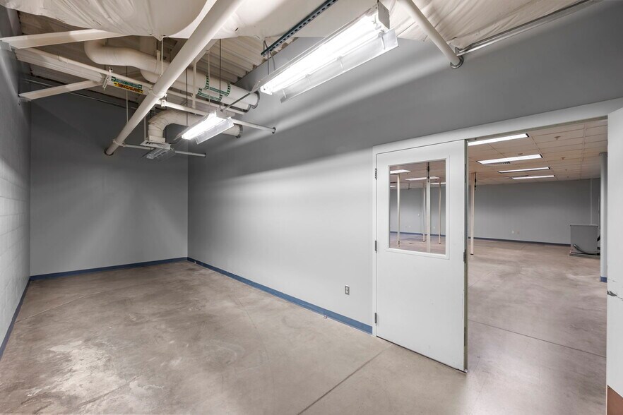 More Photos Of 801 N 2nd St, Berthoud Distribution For Sale