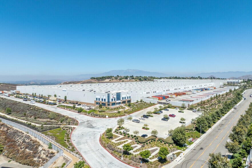 More Photos Of 6275 Lance Dr, Riverside Warehouse For Sale