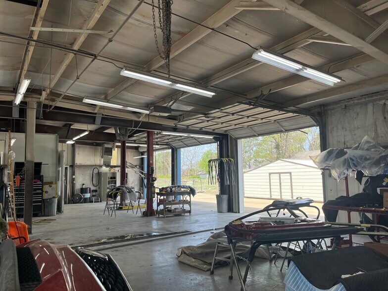 More Photos Of 3504 S Thompson St, Springdale Freestanding For Sale