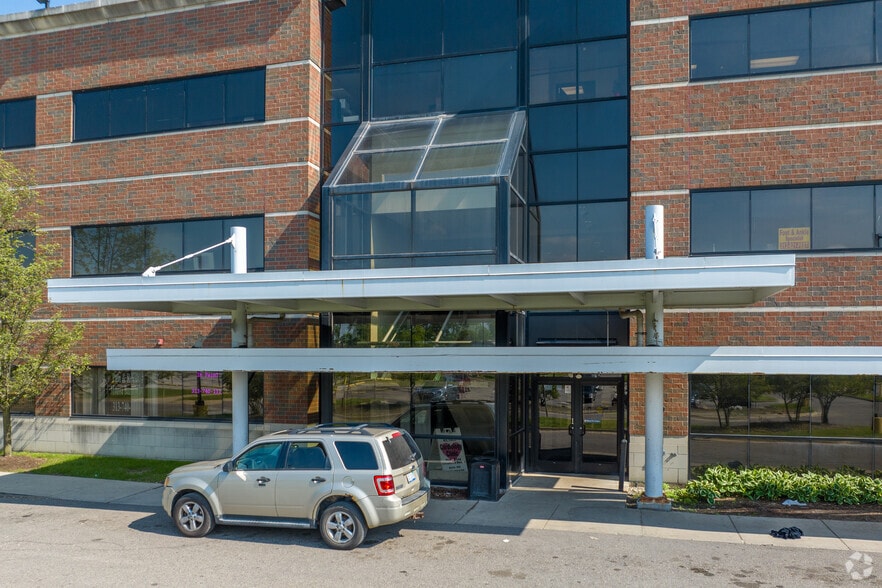 More Photos Of 7633 E Jefferson Ave, Detroit Medical For Lease