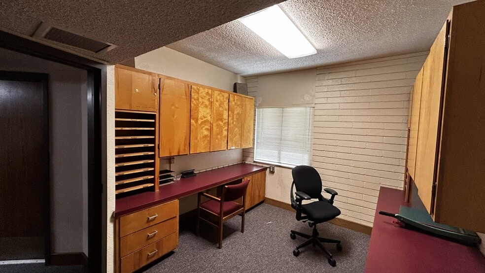 More Photos Of 11315 White Oak Ave, Granada Hills Specialty For Sale