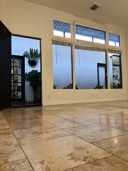 More Photos Of 8685 Wilshire Blvd, Beverly Hills Storefront Retail Office For Lease
