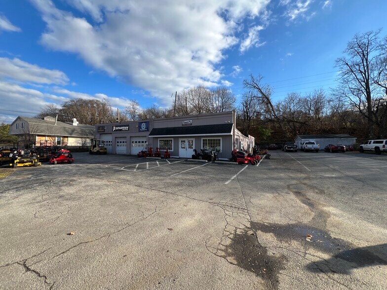 More Photos Of 154 Lancaster Ave, Malvern Auto Repair For Sale