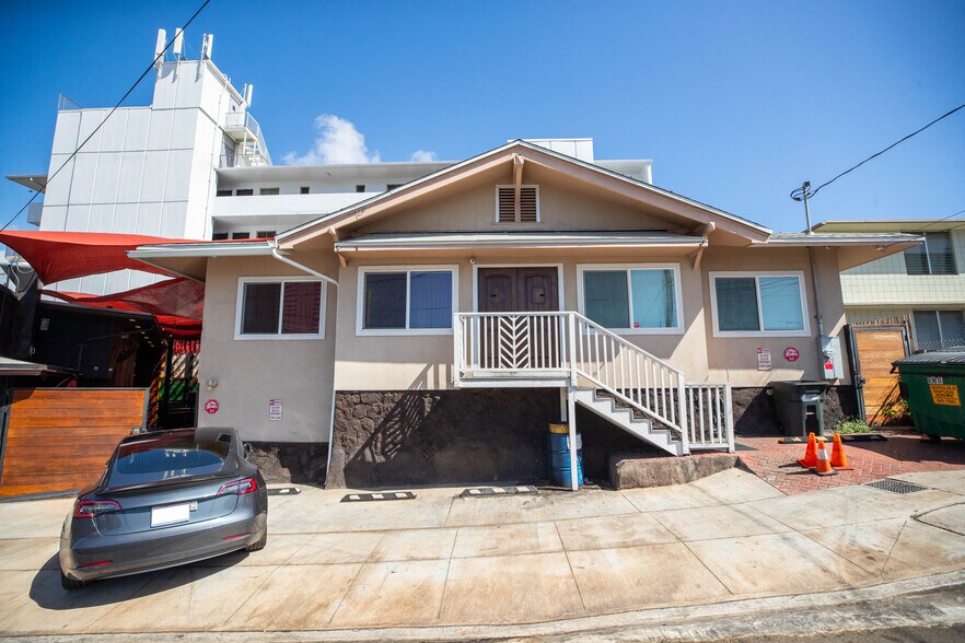 More Photos Of 829 Kapahulu Ave, Honolulu Restaurant For Lease