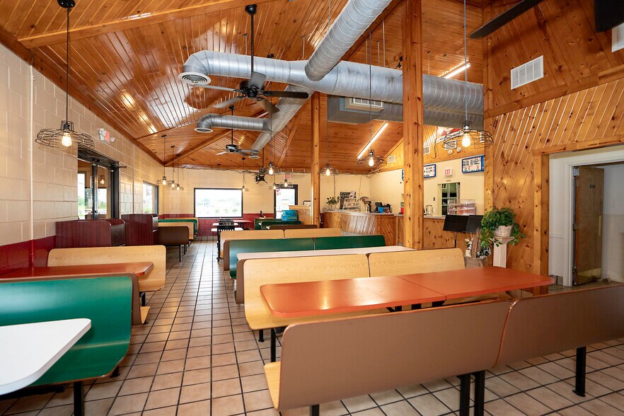 More Photos Of 6006 Shepherdsville Rd, Louisville Restaurant For Sale