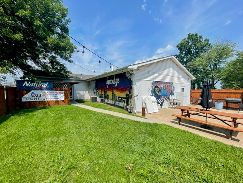 More Photos Of 1112 Madison St, South Roxana Restaurant For Sale