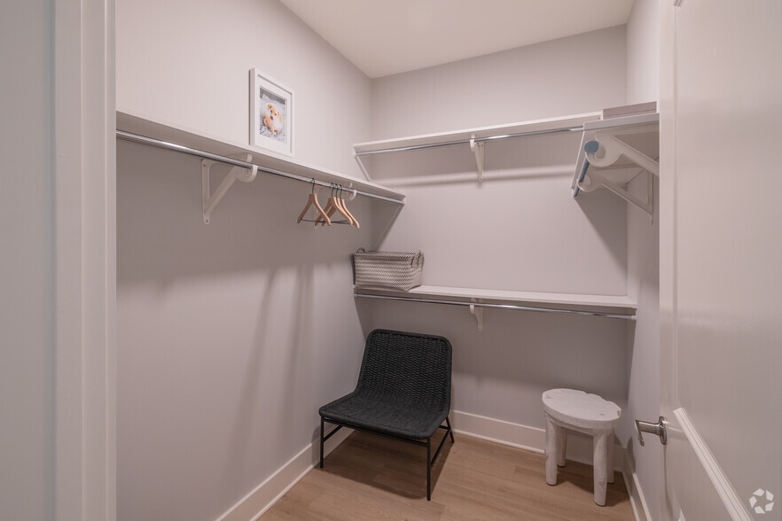 More Photos Of 838 Morrison Dr, Charleston Apartments For Lease