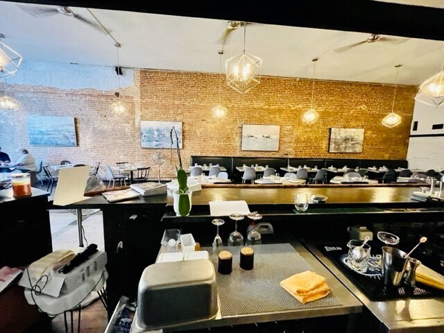 More Photos Of 303 S Main St, Jonesboro Storefront Retail Office For Lease