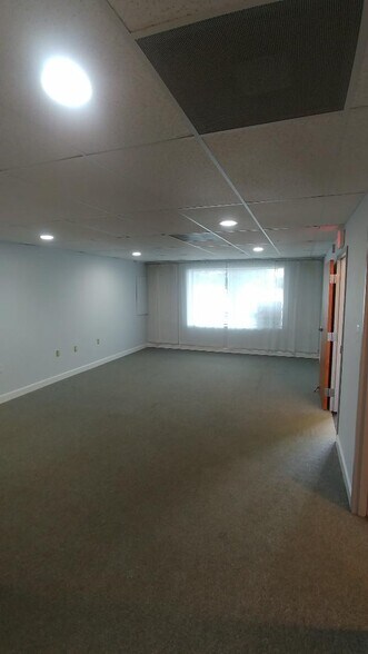 More Photos Of 316 E Market St, Leesburg Office For Sale