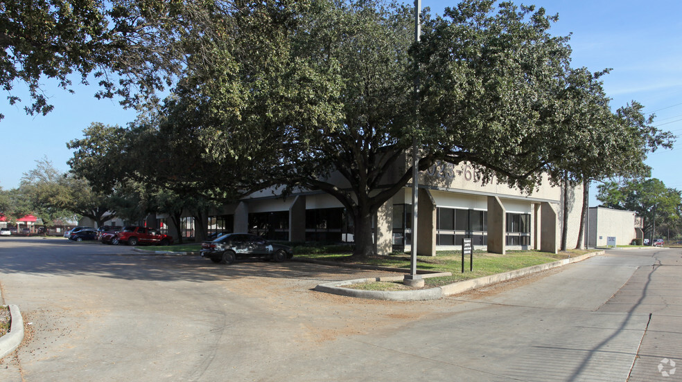 Primary Photo Of 5975-5999 S Loop Fwy E, Houston Unknown For Lease