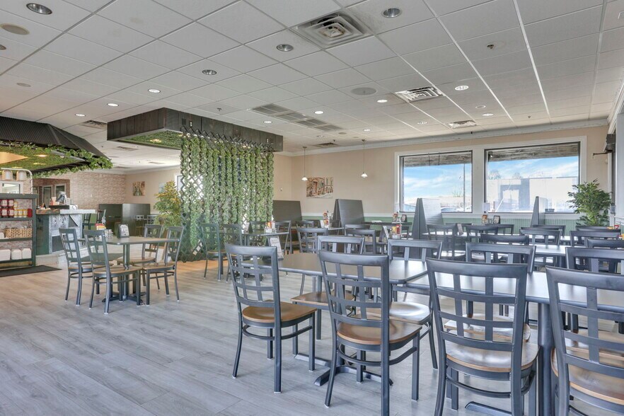 More Photos Of 1122 Hebron Rd, Heath Restaurant For Sale