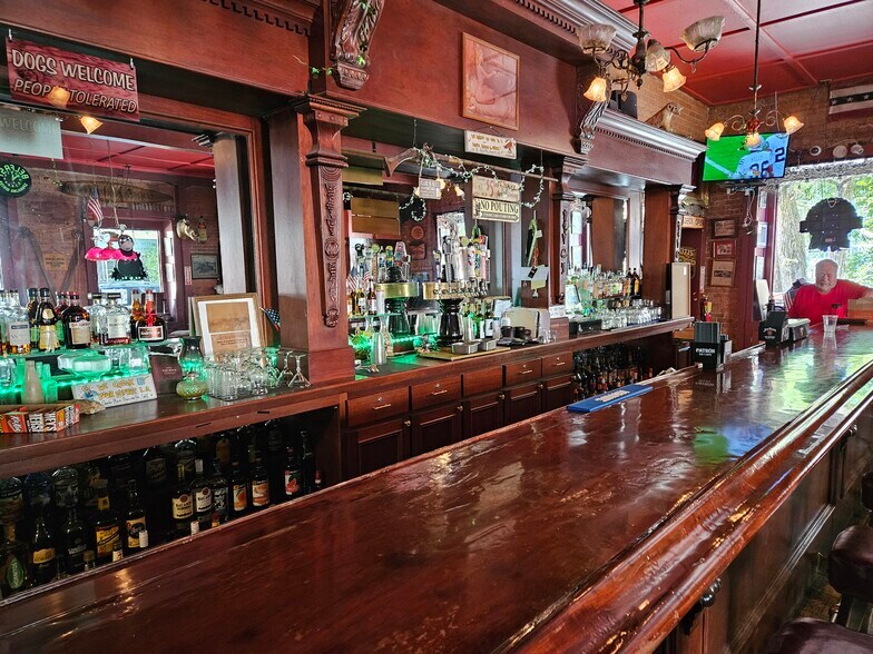 More Photos Of 101-103 Commercial St, Downieville General Retail For Sale