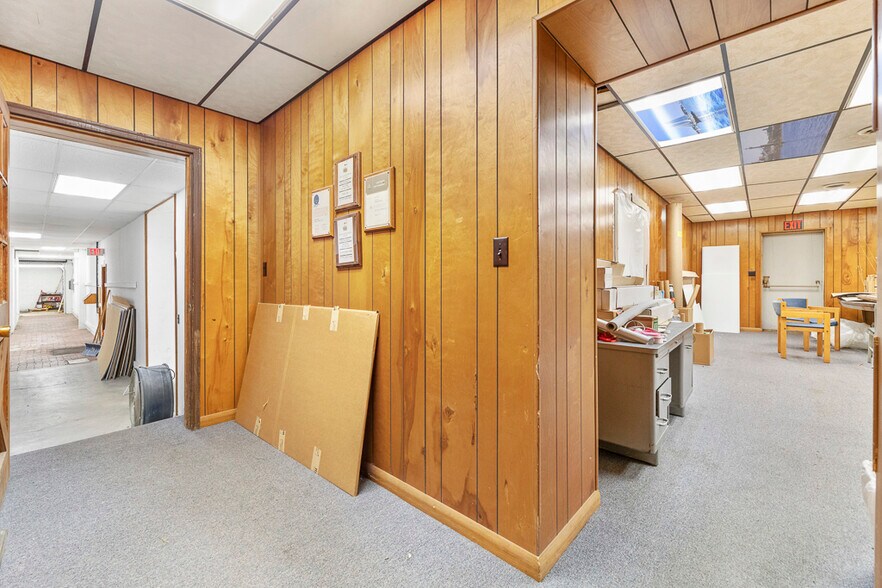 More Photos Of 14924 Beloit Snodes Rd, Beloit Manufacturing For Sale