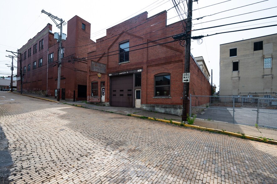 More Photos Of 15-17 Meade Ave, Pittsburgh Auto Repair For Sale