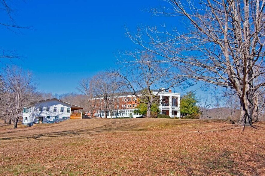 More Photos Of 158 Academy Lane Dr, Pence Springs Hotel For Sale