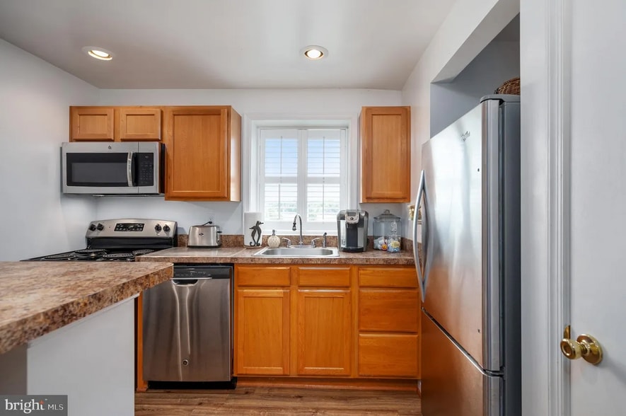 More Photos Of 7007 Evans Family Pl, Mineral Specialty For Lease