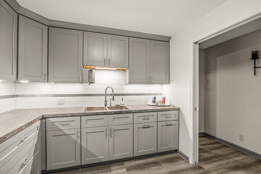 More Photos Of 1932 Miccosukee Rd, Tallahassee Medical For Sale