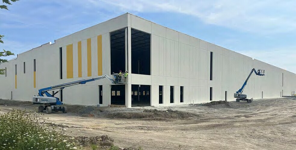 More Photos Of International Dr, Coraopolis Unknown For Lease